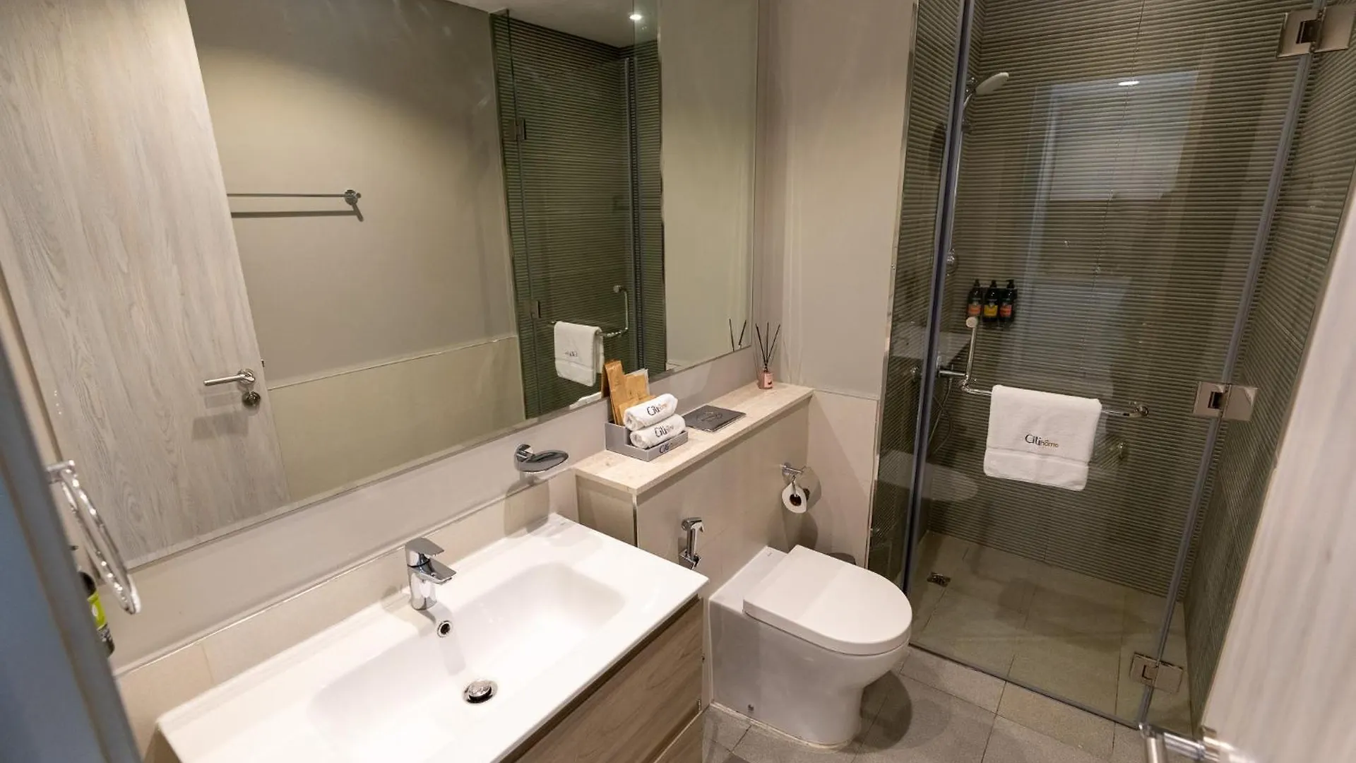 Citihome-1Br In Business Bay Overlooking The Canal Dubai Daire