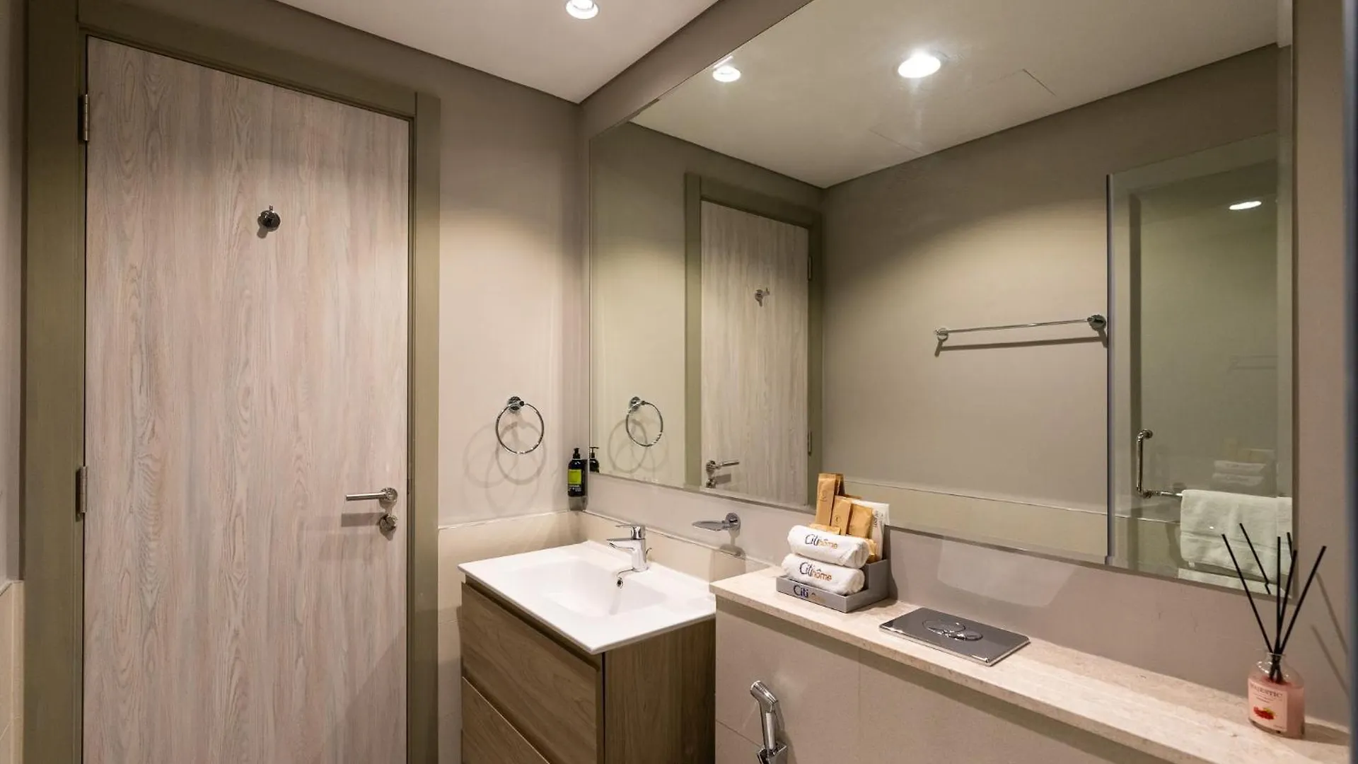 Citihome-1Br In Business Bay Overlooking The Canal Dubai Forenede Arabiske Emirater